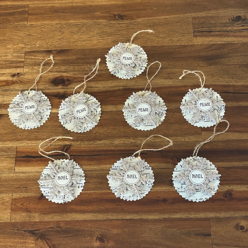 S/8 Pottery Barn Peace & Noel Ornaments + free gift 🎁
